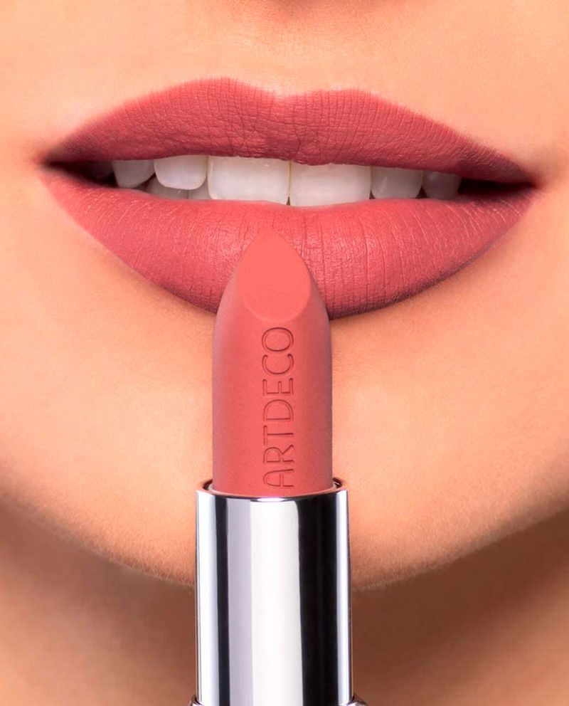 High-Performance-Lipstick---724-Matt-Terracotta