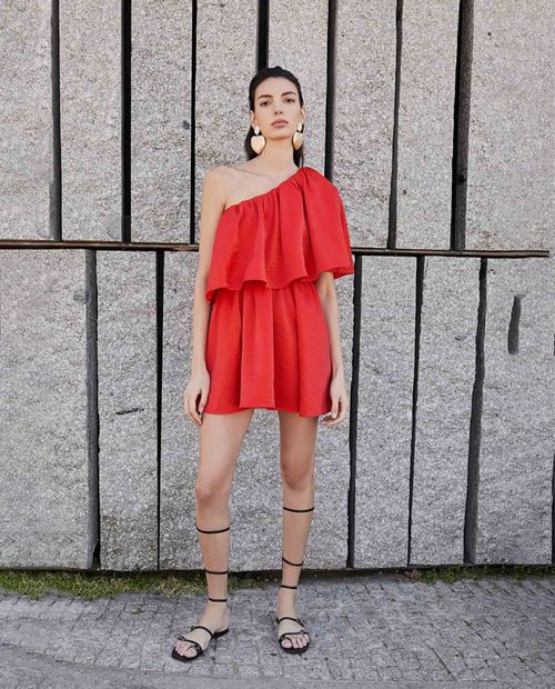 Vestido con vuelos rojo