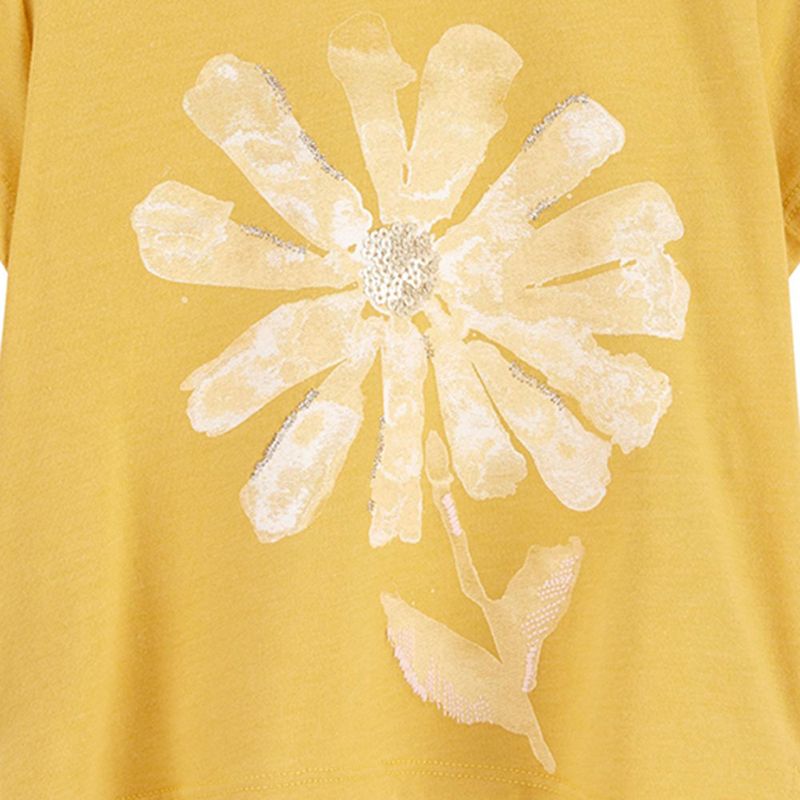 Blusa-amarilla-con-estampado-para-niña