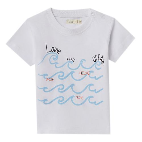 Camiseta blanca con estampado para niño