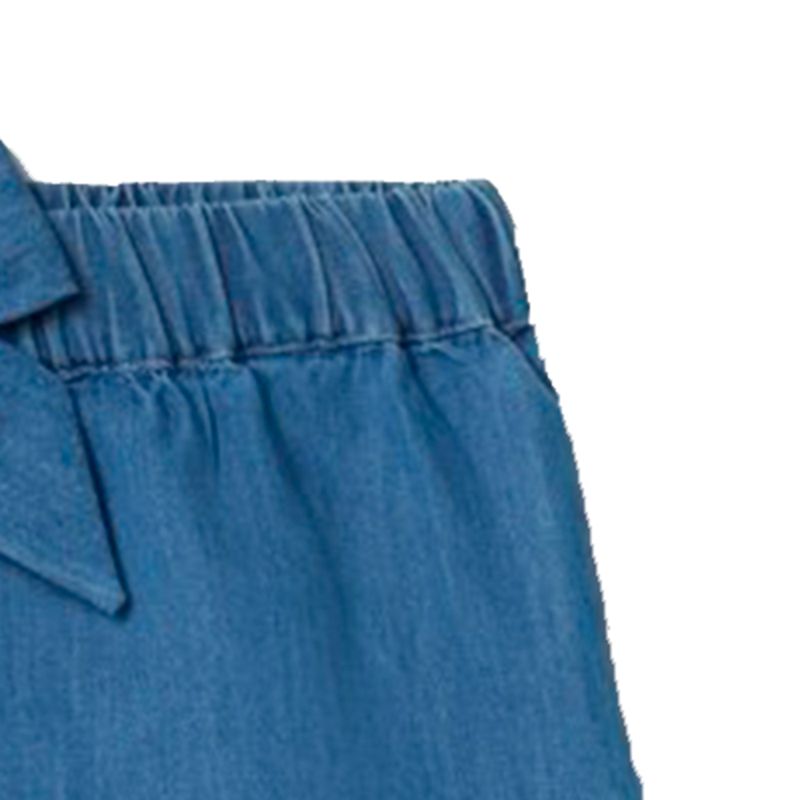 Short-azul-medio-chambray-bordado-de-niña