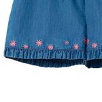 Short-azul-medio-chambray-bordado-de-niña