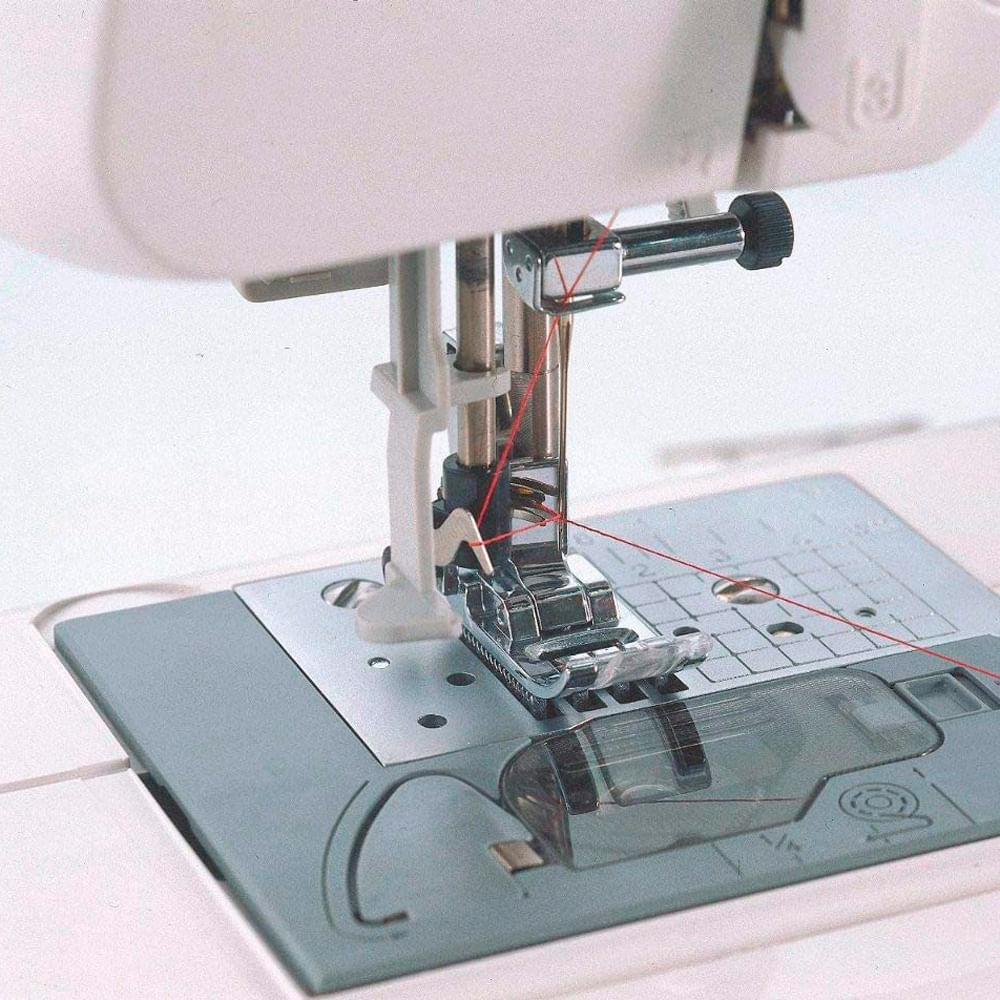 Máquina de coser 37 puntadas liviana - Siman El Salvador