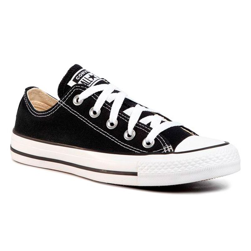 Converse blancos con negro sale