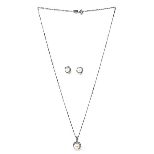 Set de aretes y cadena con dije de plata