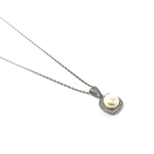 Set de aretes y cadena con dije de plata