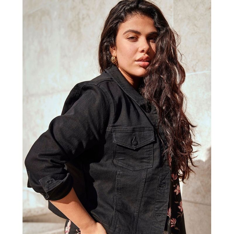 Chaqueta Only Carmakoma denim negra para mujer