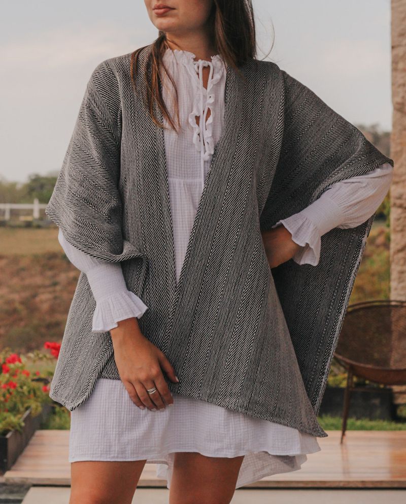 Poncho-Cojutepeque-Negro