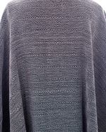 Poncho-Mechas-a-los-lados-Negro