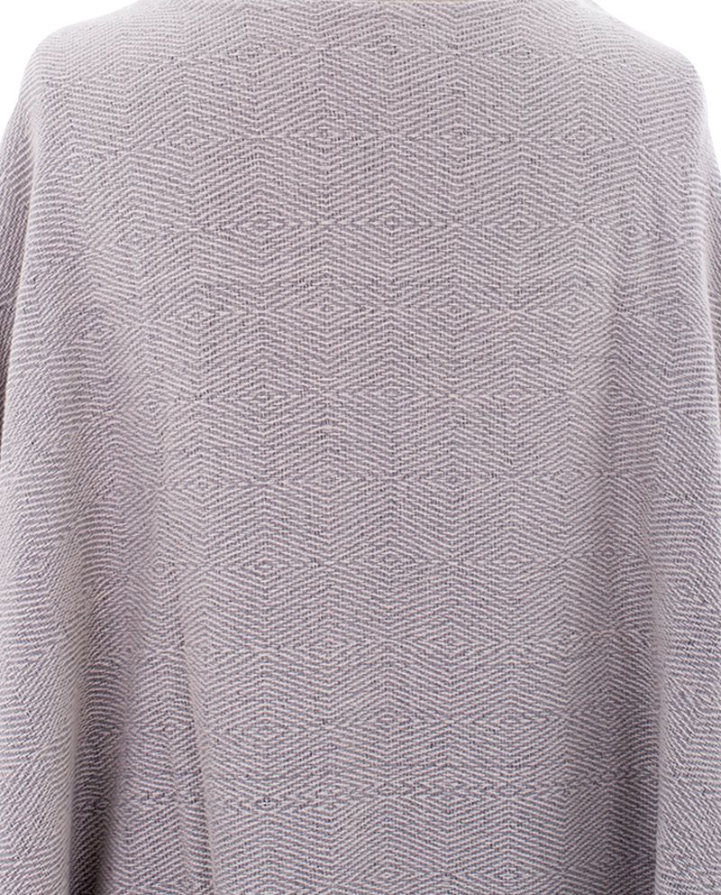 Poncho-Mechas-a-los-lados-Gris