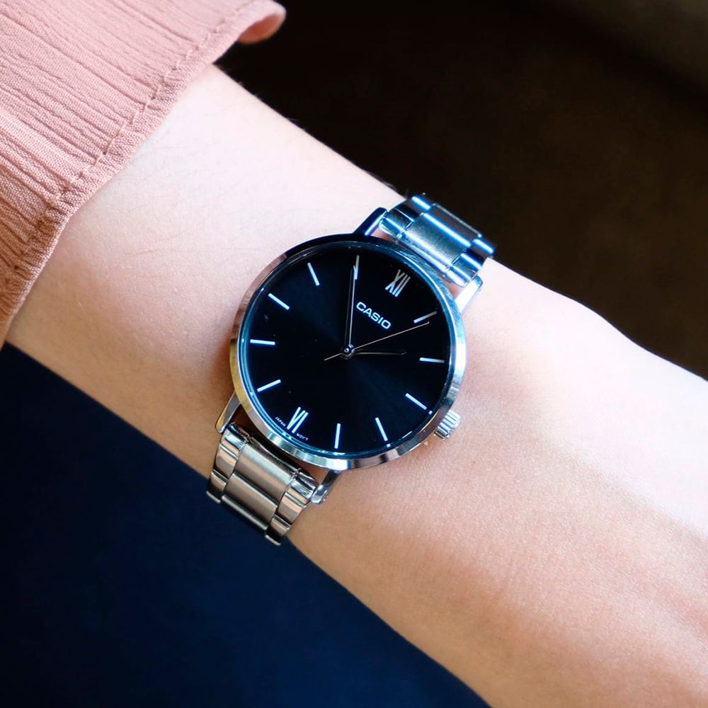 Reloj Casio análogo metálico plateado para mujer - Siman Costa Rica