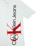 Camiseta-blanca-con-estampado-para-niño