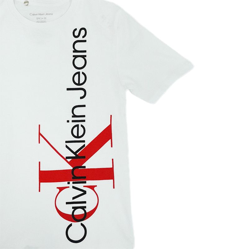 Camiseta-blanca-con-estampado-para-niño