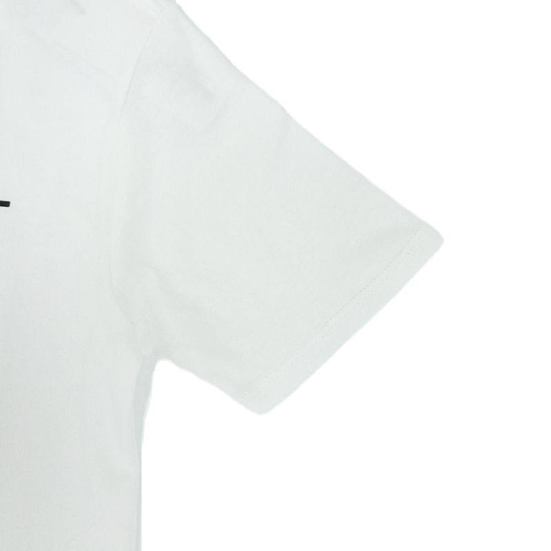 Camiseta-blanca-con-estampado-para-niño