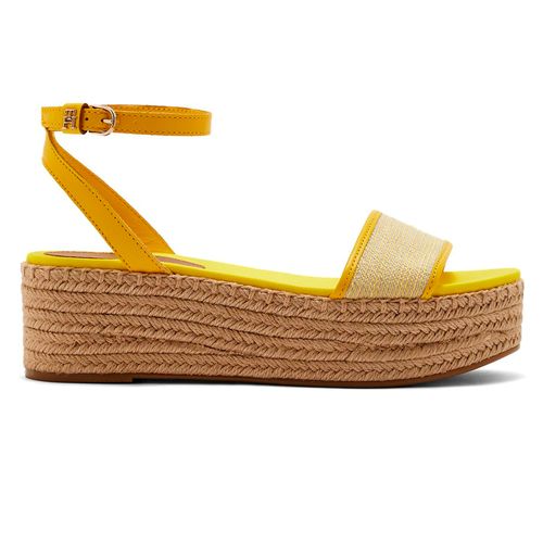 Sandalia casual Tommy Hilfiger color amarillo para mujer