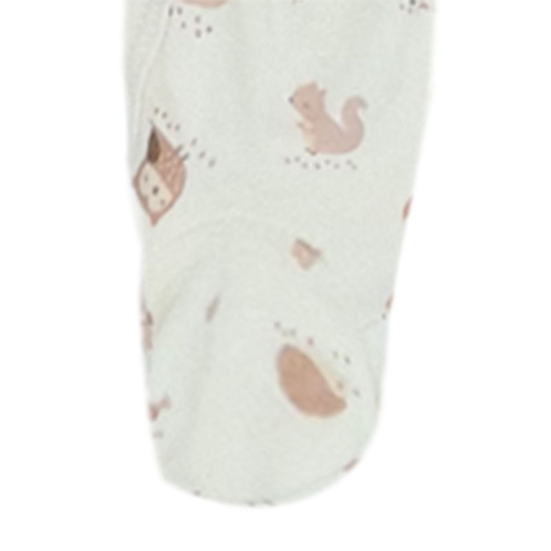 Pijama-blanca-con-estampado-de-buhos-para-bebe-niña