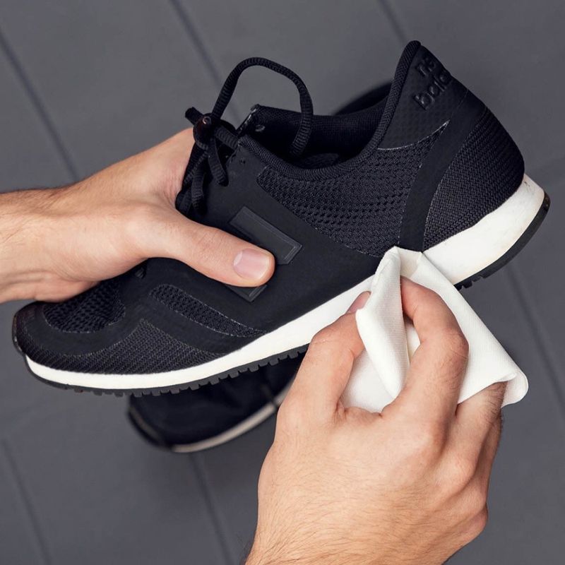 SOLE-CLEANER