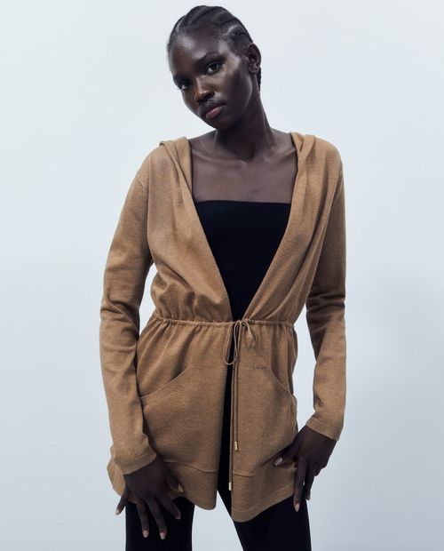 Suéter Sfera cárdigan beige para mujer