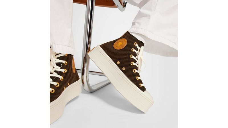 Zapato casual Converse color cafe para mujer