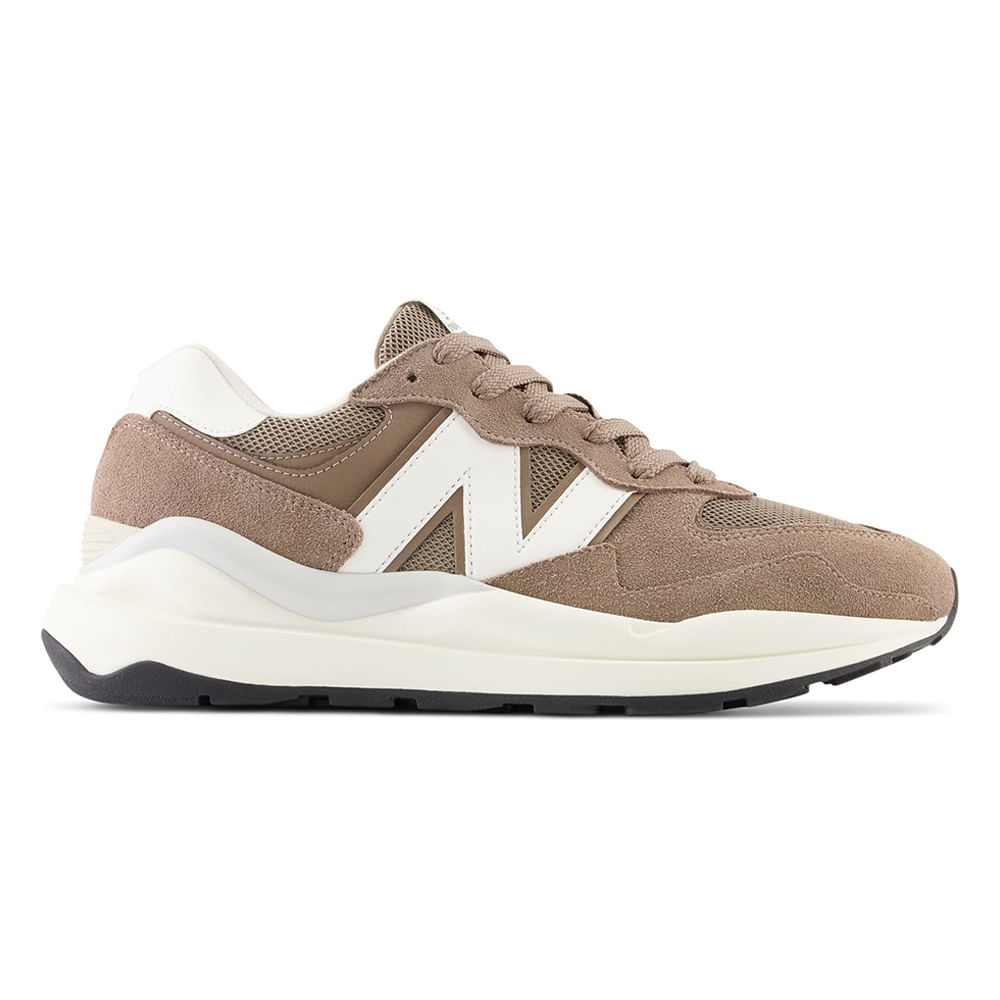 Zapato New Balance 574 deportivo casual color cafe para hombre