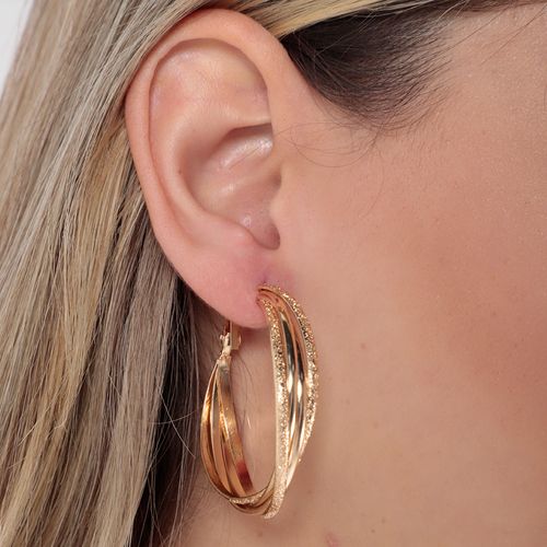 Aretes largos color dorado para mujer