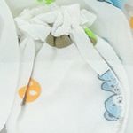 Set-de-regalo-7-piezas-blanco-con-estampado-para-bebe-niño