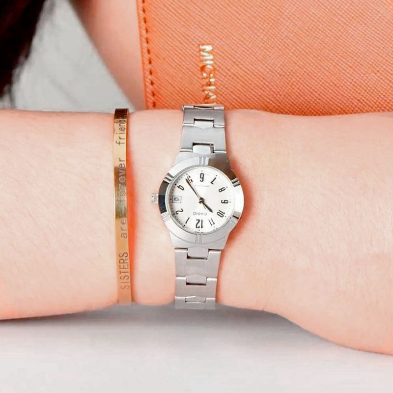 100701211-Reloj-Casio-analogo-de-metal-plateado-para-dama