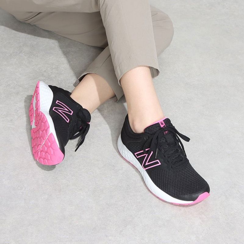 Zapato New Balance 420 deportivo color negro para mujer