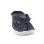 104640068-Sandalia-Crocs-LiteRide-Flip-color-navy-para-hombre