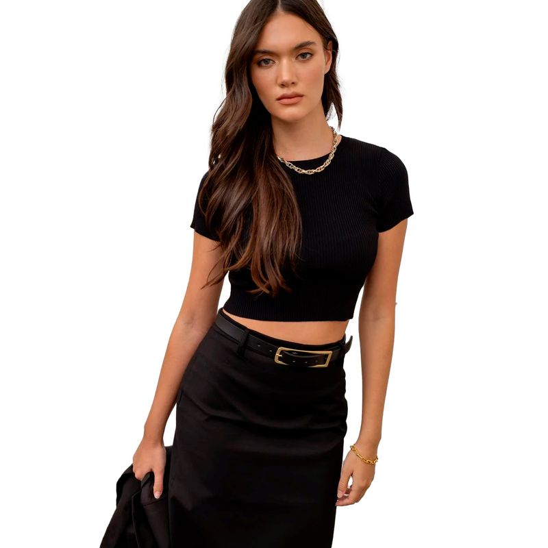 Crop top negro manga corta sale