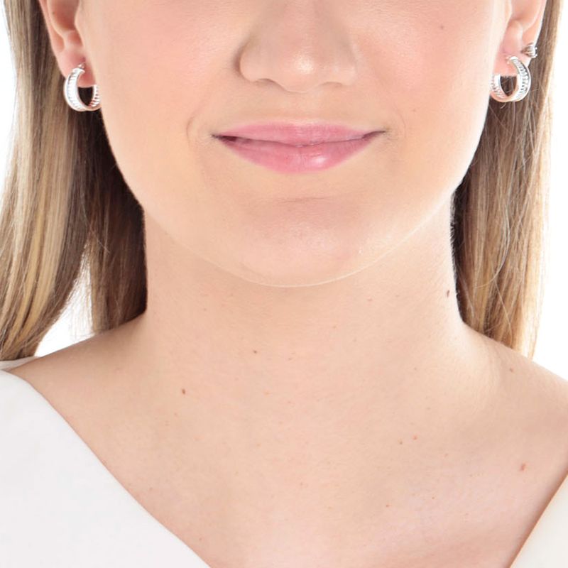 104587087-Aretes-cortos-de-plata-para-mujer