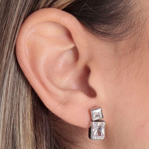 Aretes cortos de plata para mujer