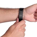 104631585-Reloj-Q-Q-analogo-de-metal-en-negro-para-hombre