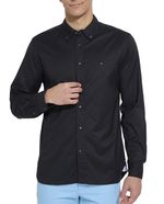 104656257-Camisa-casual-regular-fit-Tommy-Hilfiger-negra-solida-para-hombre