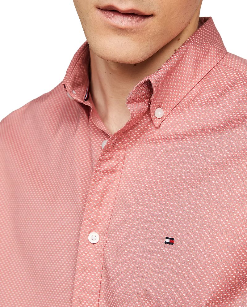 104656403-Camisa-casual-Tommy-Hilfiger-roja-texturizada-para-hombre