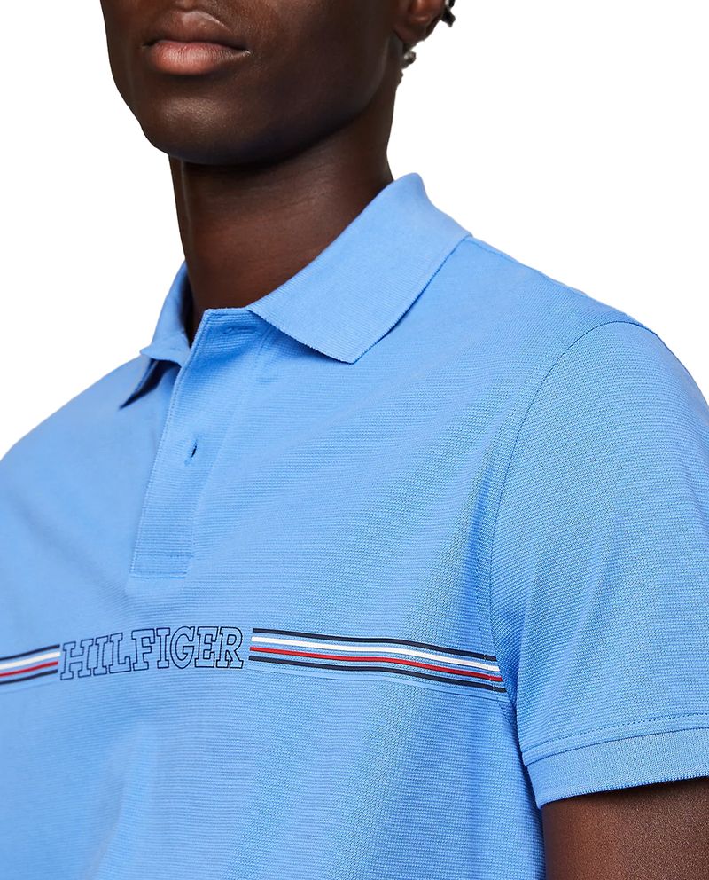 104656477-Camisa-polo-Tommy-Hilfiger-celeste-texturizada-para-hombre