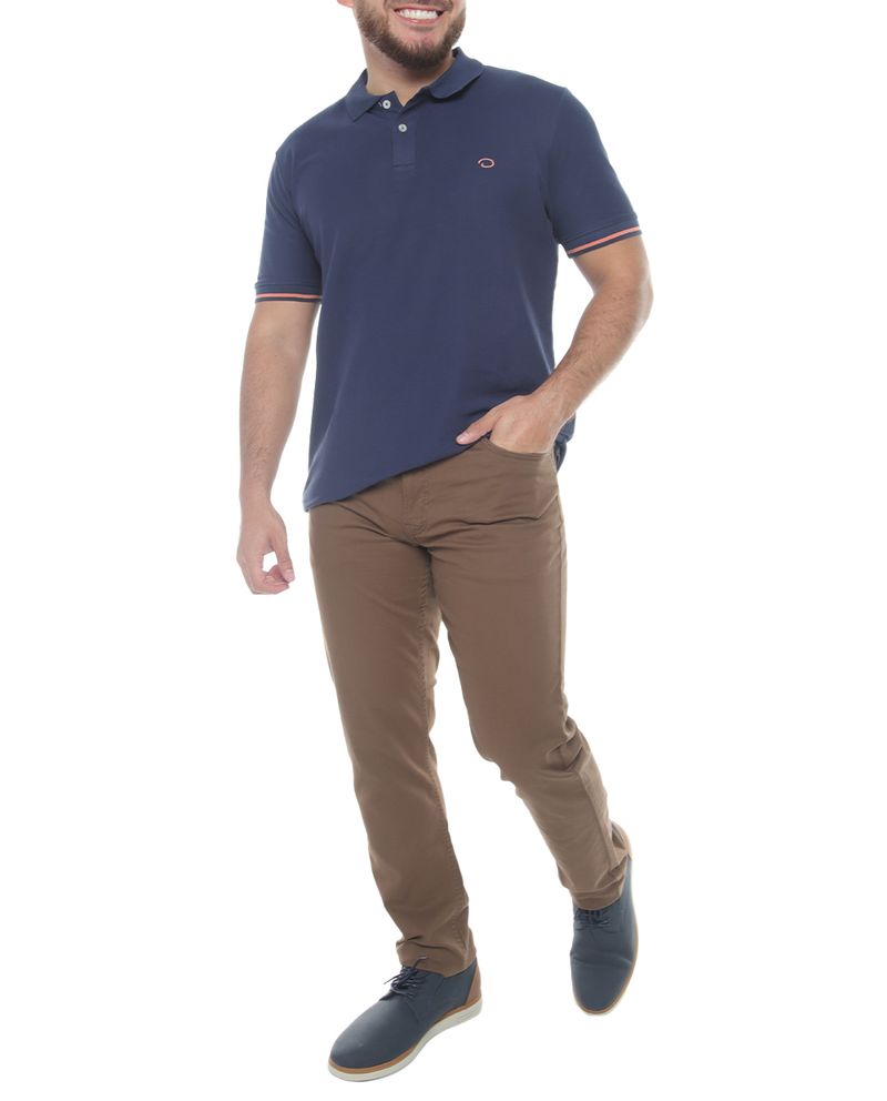 104601551-Pantalon-Izod-slim-fit-cafe-solido-para-hombre