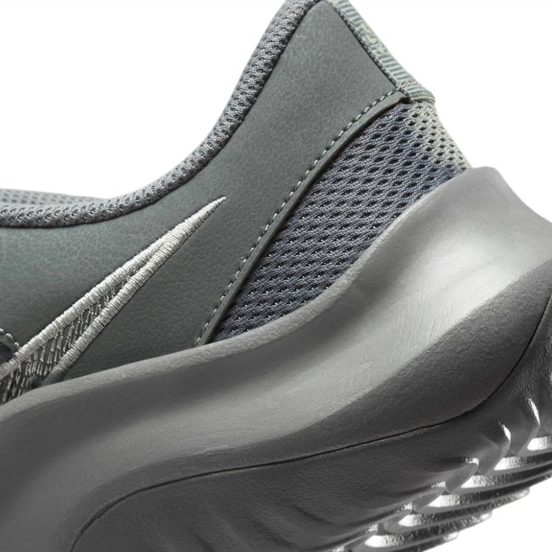104686388-BLACK-FRIDAY-Zapato-Nike-Legend-Essential-3-deportivo-color-gris-para-hombre