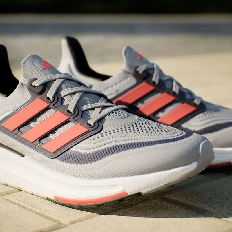 104688634-Zapato-Adidas-Ultraboost-Light-23-deportivo-gris-para-hombre