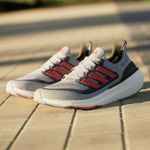 104688634-Zapato-Adidas-Ultraboost-Light-23-deportivo-gris-para-hombre