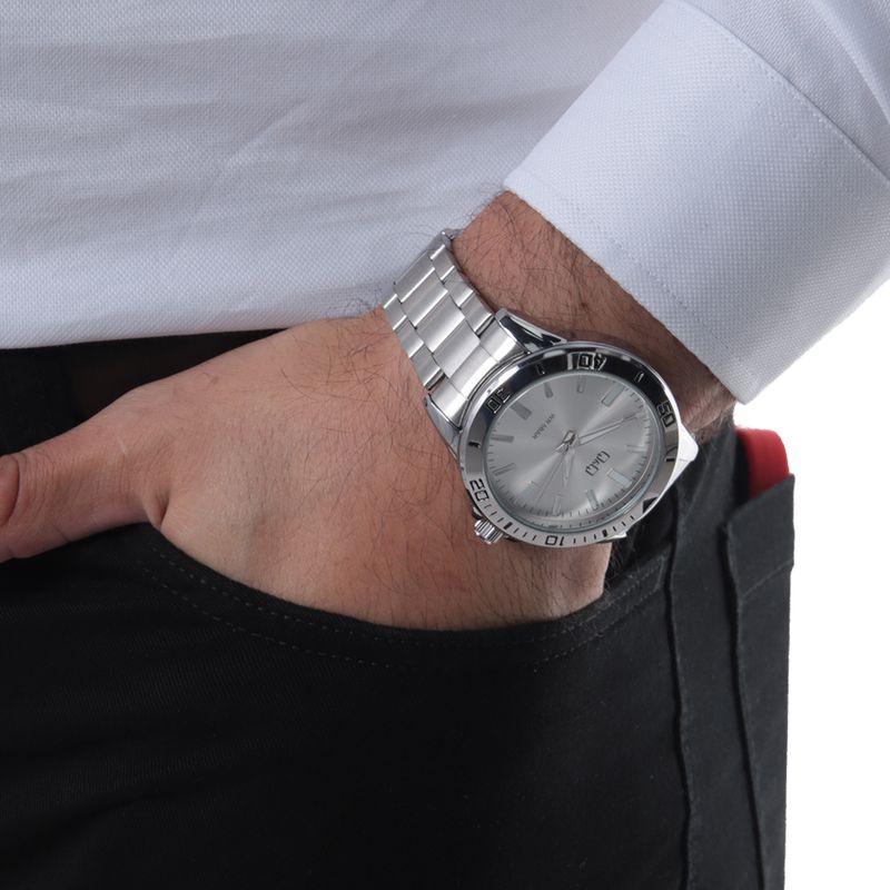 104658701-Reloj-Q-Q-analogo-de-metal-en-plateado-para-hombre