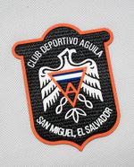 104614647-Camiseta-deportiva-blanca-Umbro-Aguila-2024-25
