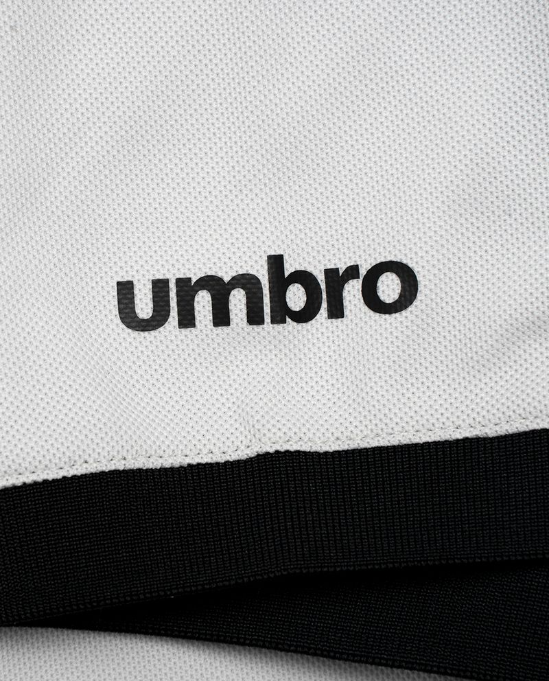 104614647-Camiseta-deportiva-blanca-Umbro-Aguila-2024-25