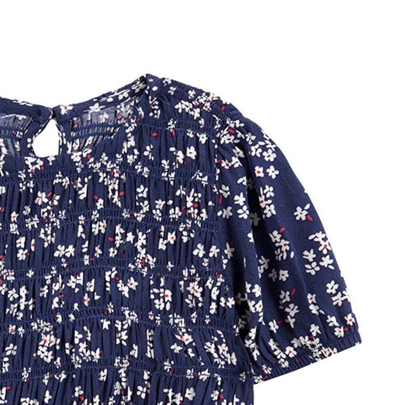 104673362Blusa-azul-con-estampado-floral-para-bebe-niña