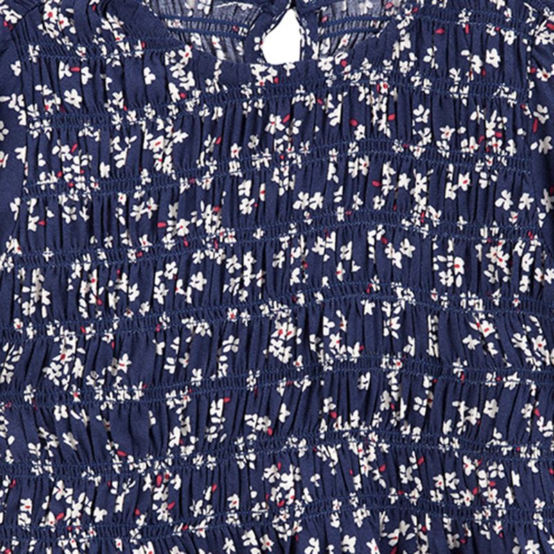 104673362Blusa-azul-con-estampado-floral-para-bebe-niña