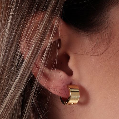Aretes huggies color dorado para mujer