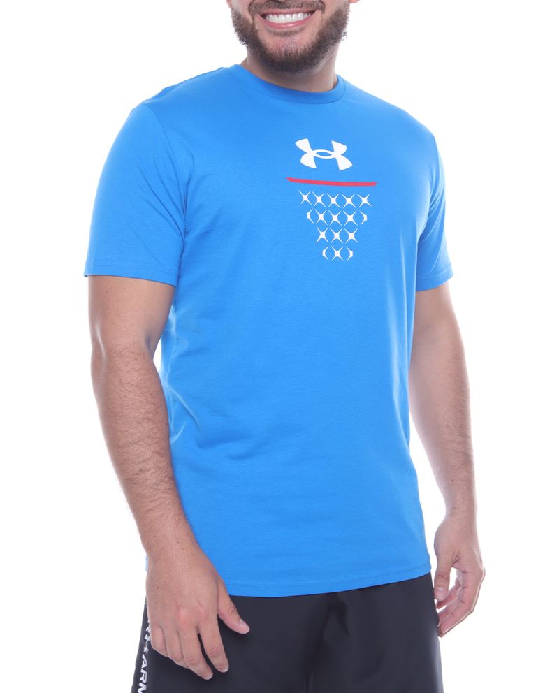 104631090-Camiseta-deportiva-Under-Armour-celeste-estampada-para-hombre