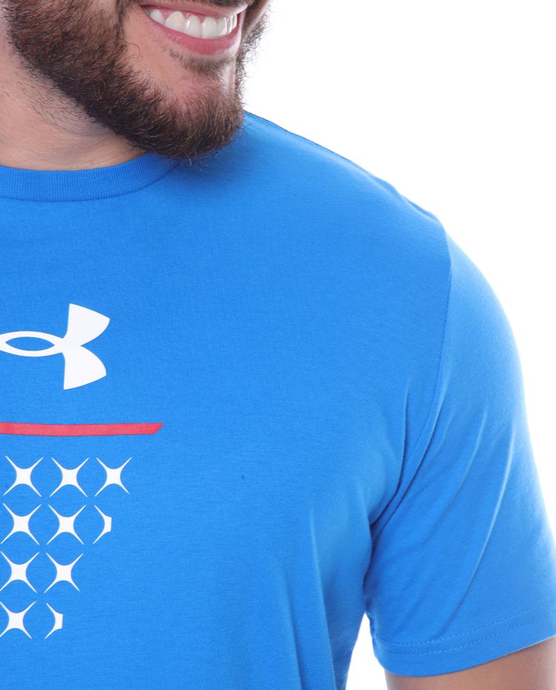 104631090-Camiseta-deportiva-Under-Armour-celeste-estampada-para-hombre