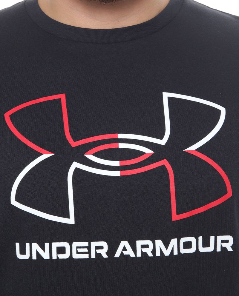 104631099-Camiseta-deportiva-Under-Armour-negra-logo-estampado-para-hombre