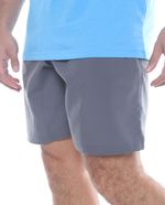 104631107-Short-deportivo-Under-Armour-gris-solido-para-hombre